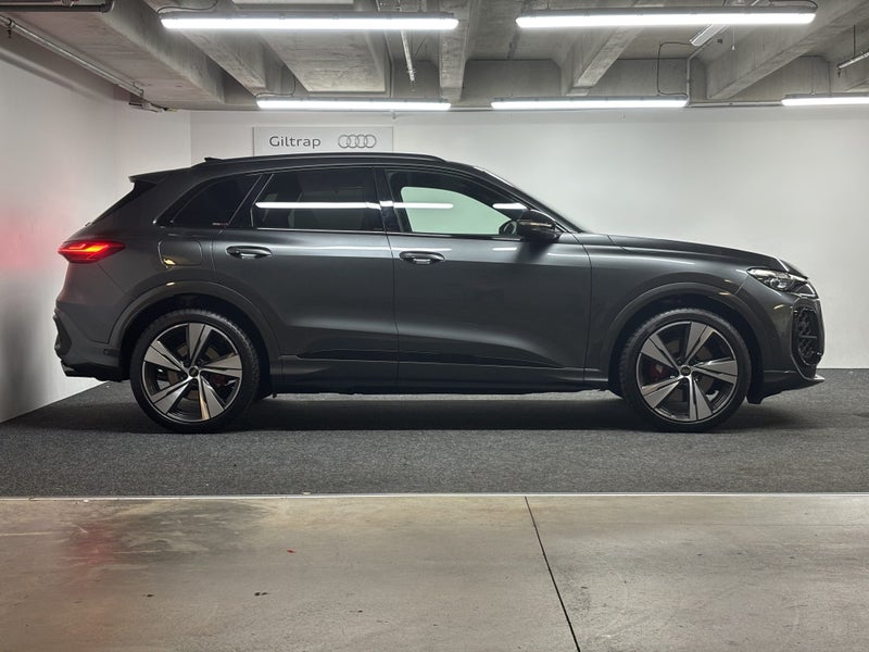 2025 Audi SQ5 SUV TFSI image 3