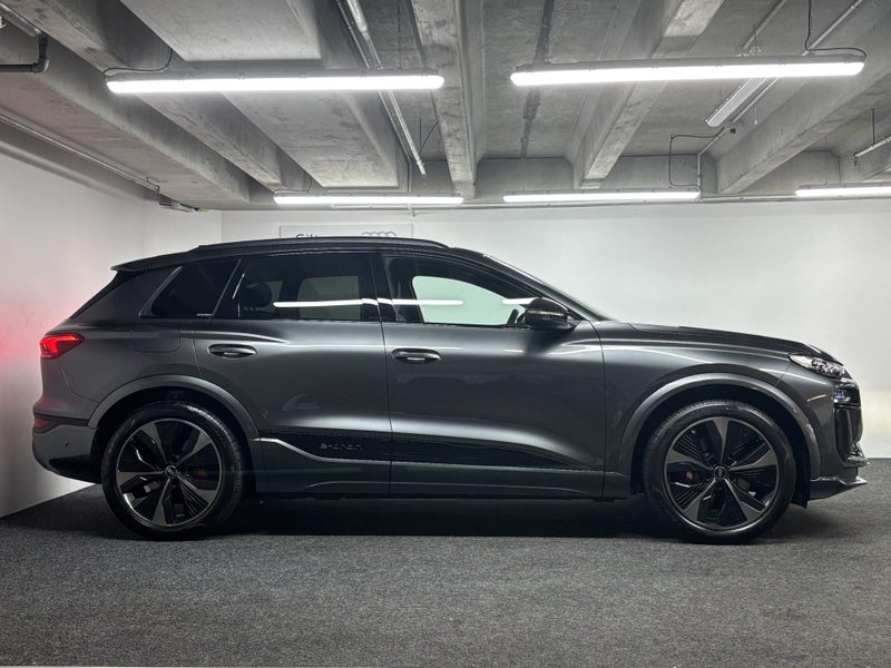 2025 Audi SQ6 SUV e-tron 360 kW image 3