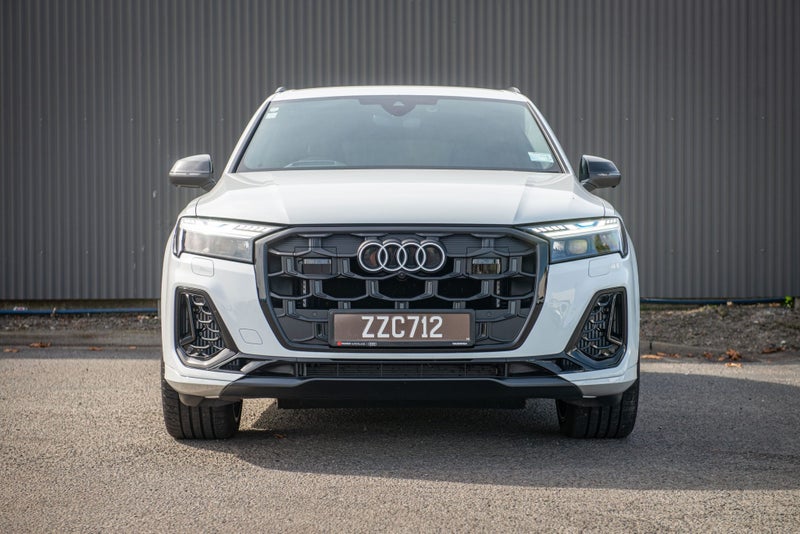 2025 Audi SQ7 4.0TFSI 373kW quattro image 2