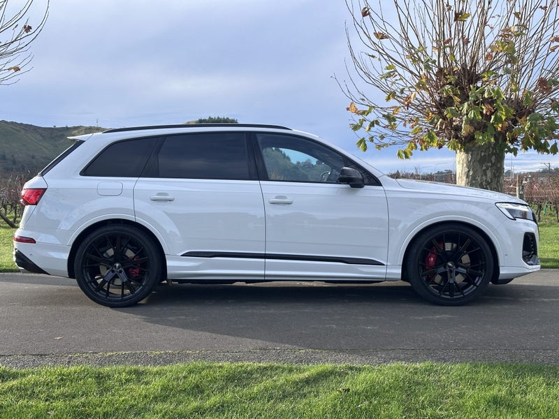 2025 Audi SQ7 TFSI 373kW image 2