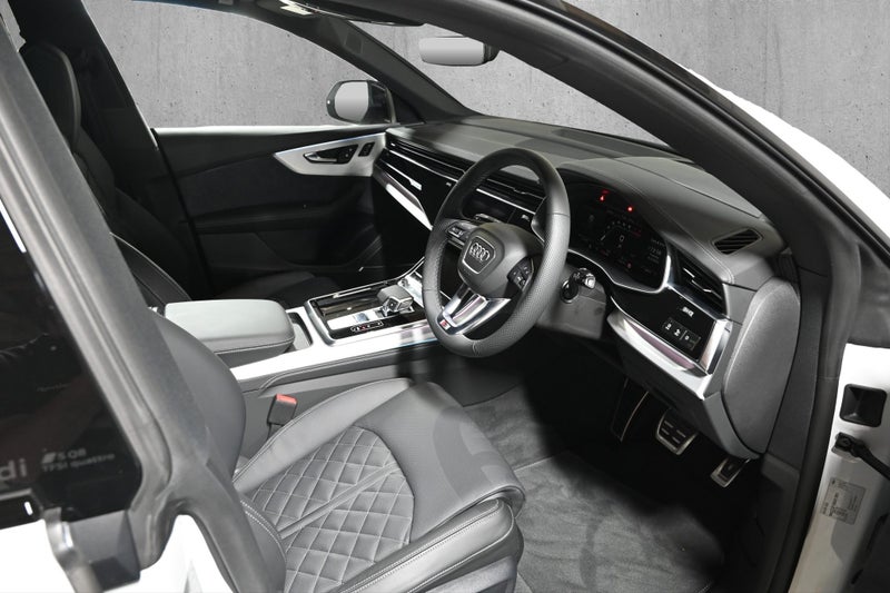 2025 Audi SQ8 4.0 V8 Twin-Turbo quattro image 2