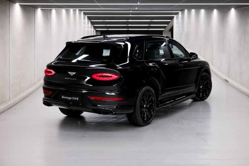 2025 Bentley Bentayga Extended Wheelbase Azure image 3