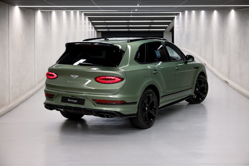 2025 Bentley Bentayga S image 3