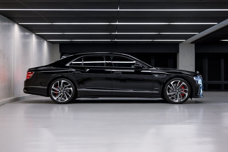 2025 Bentley Flying Spur Speed image 3