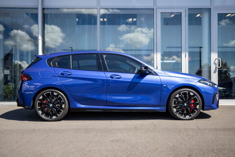 2025 BMW 1 Series M135 Xdrive image 3