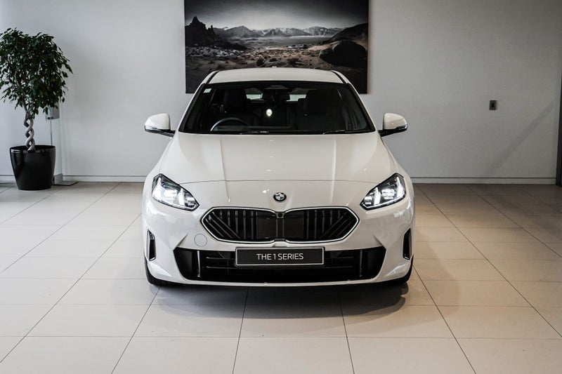 2025 BMW 120i 120 Hatch image 4