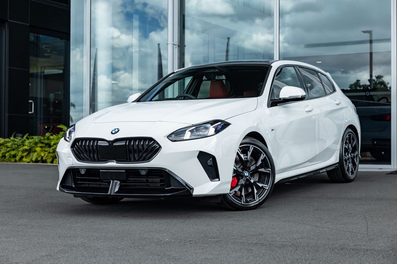 2025 BMW 120i 120 Hatch image 1