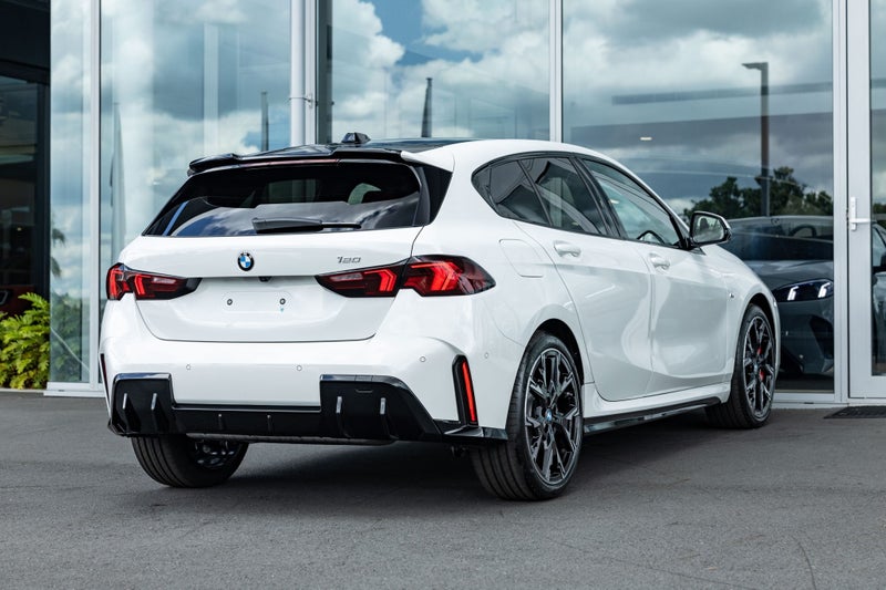 2025 BMW 120i 120 Hatch image 3