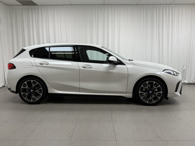 2025 BMW 120i 120 Hatch image 2