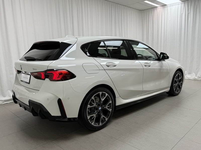 2025 BMW 120i 120 Hatch image 3