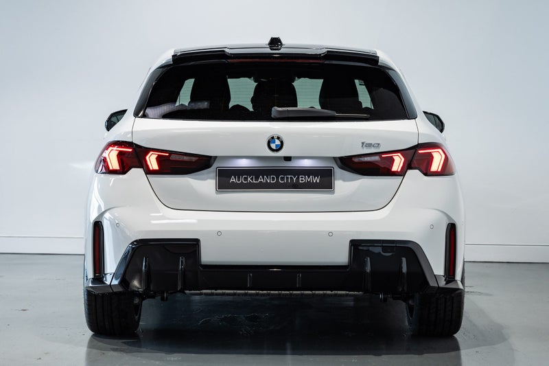 2025 BMW 120i 120 MSport Pro + Enhancement Package image 5