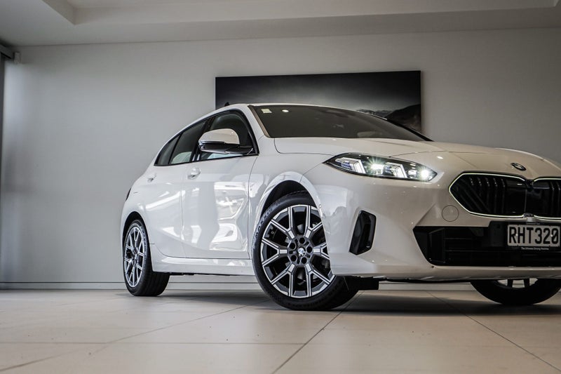 2025 BMW 120i 1.5L Mild Hybrid image 2