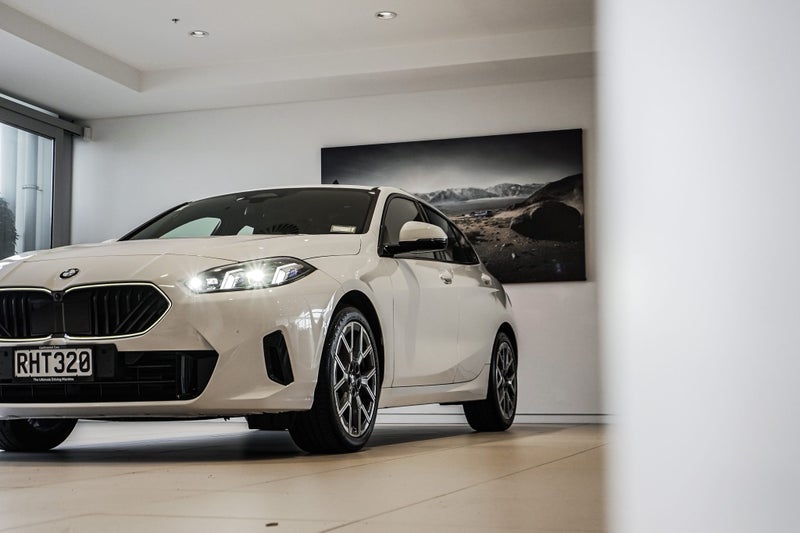 2025 BMW 120i 1.5L Mild Hybrid image 5