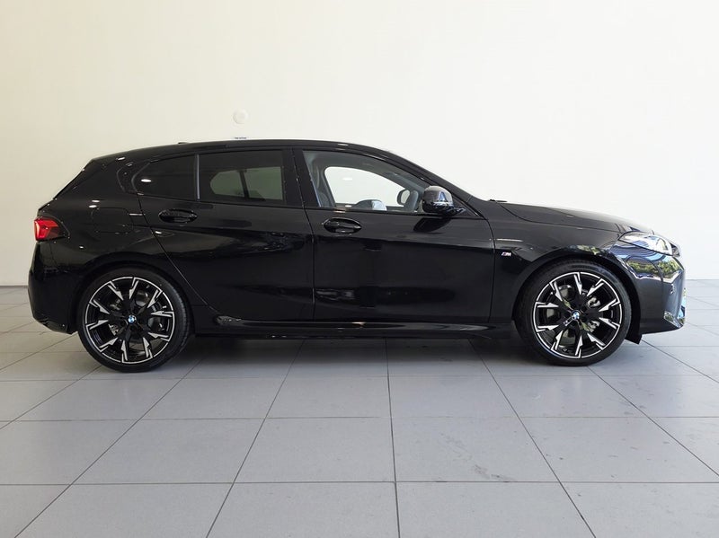 2025 BMW 120i Hatch image 4