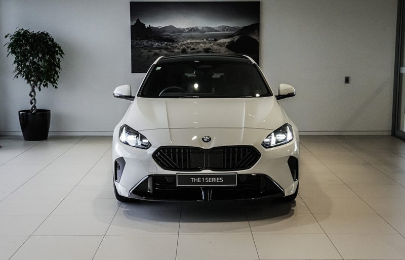 2025 BMW 120i Hatch image 4