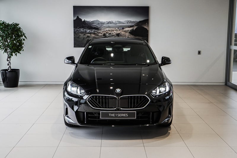 2025 BMW 120i Hatch Sport Collection image 4