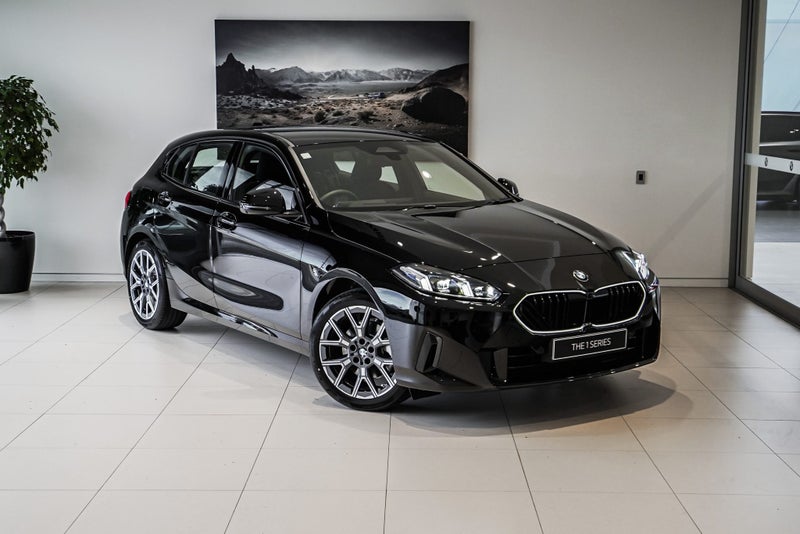 2025 BMW 120i Hatch Sport Collection image 1