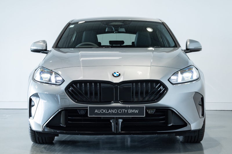 2025 BMW 120i M-Sport image 2