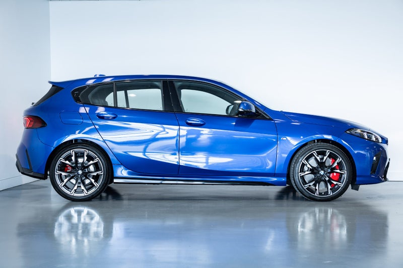 2025 BMW 120i M-Sport Package hatch image 5