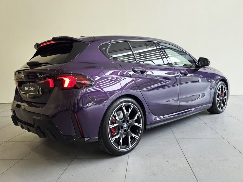 2025 BMW 120i M Sport Package Pro image 4