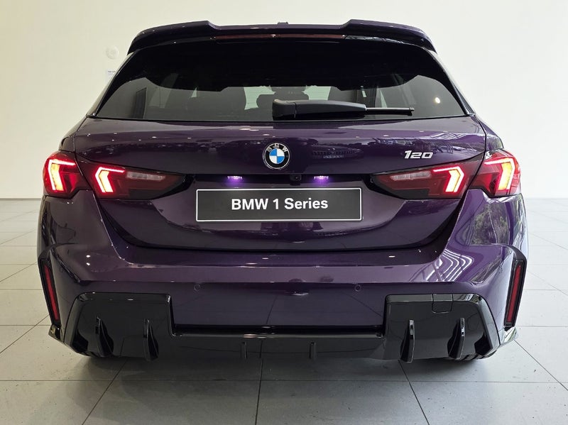 2025 BMW 120i M Sport Package Pro image 5