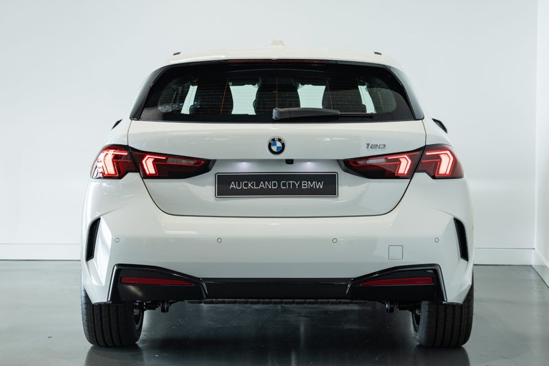 2025 BMW 120i Sport Collection image 4