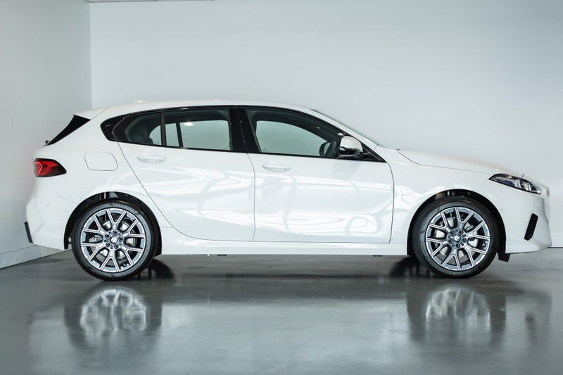 2025 BMW 120i Sport Collection image 5