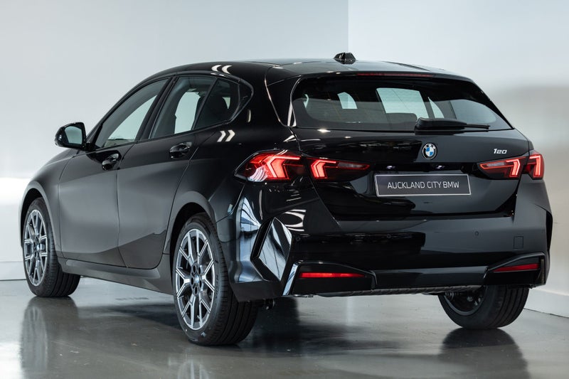 2025 BMW 120i Sport Collection image 4