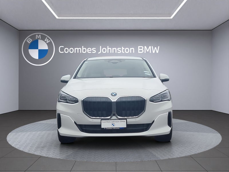 2025 BMW 225e 225E Xdrive image 2