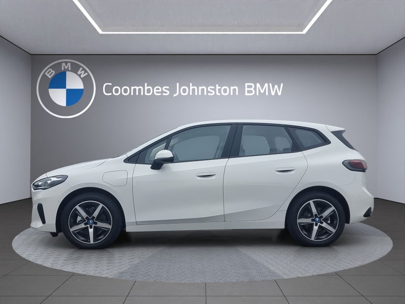 2025 BMW 225e 225E Xdrive image 3