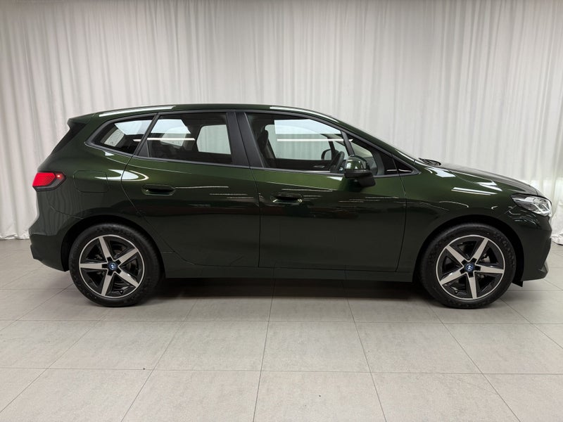 2025 BMW 225e 225e xDrive Active Tourer image 2
