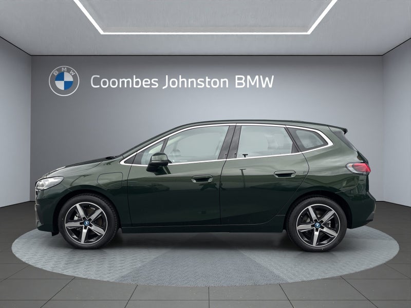 2025 BMW 225xe xDrive image 3