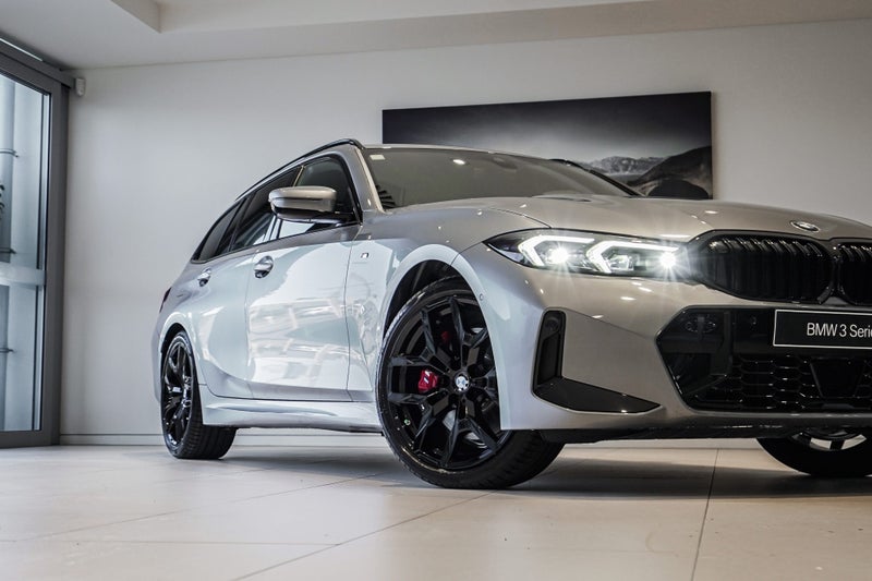 2025 BMW 320D xDrive Touring image 2