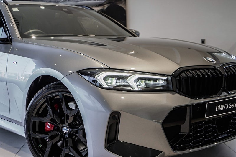 2025 BMW 320D xDrive Touring image 3