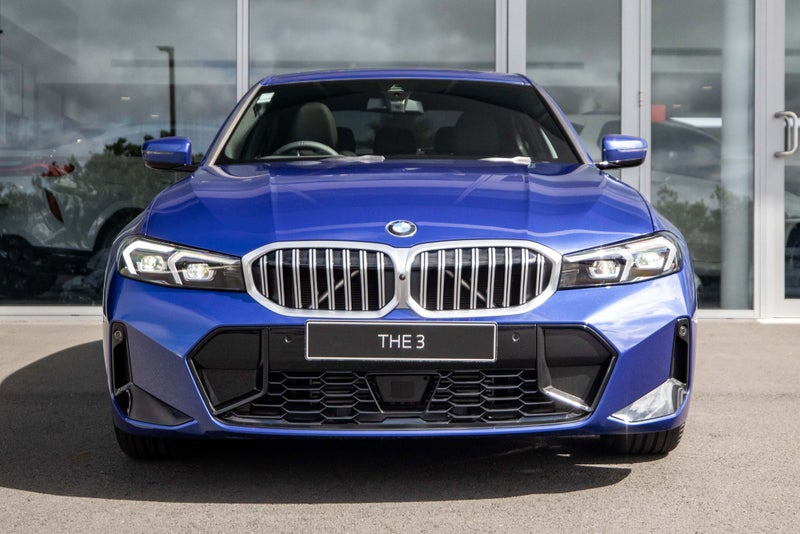 2025 BMW 320i 320I Sedan image 3