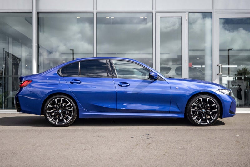 2025 BMW 320i 320I Sedan image 4