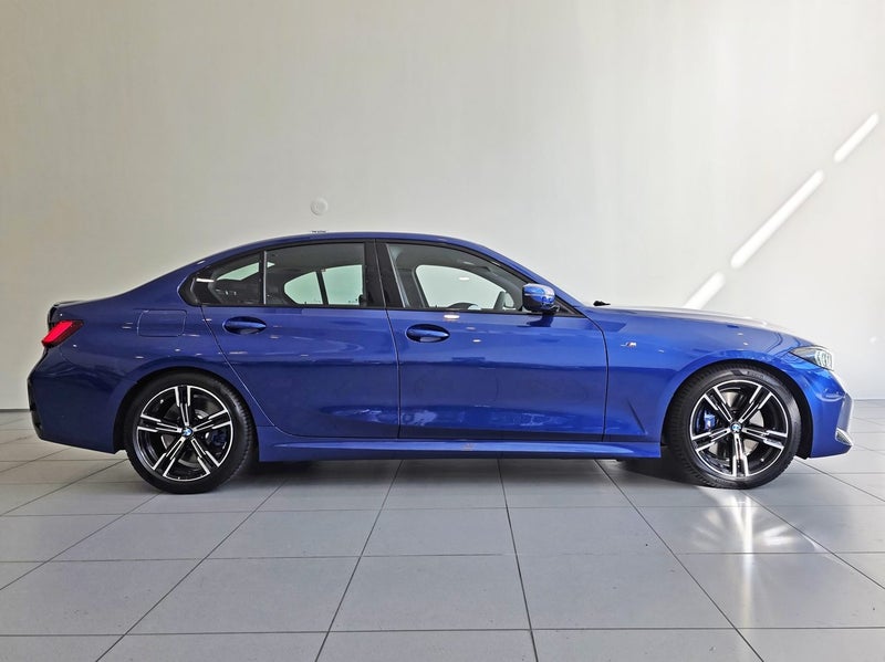 2025 BMW 320i Sedan M Sport Pro - Enhancement P... image 3