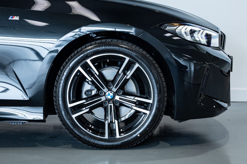 2025 BMW 320i Sedan - New Generation Model. image 4