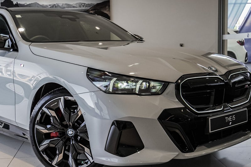 2025 BMW 5 Series M60 Touring image 3