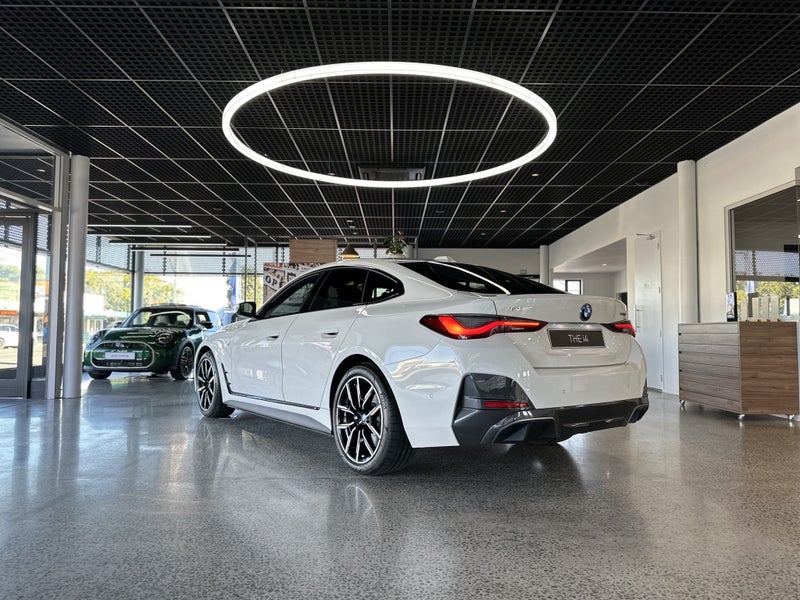 2025 BMW i4 eDrive40 M Sport image 4