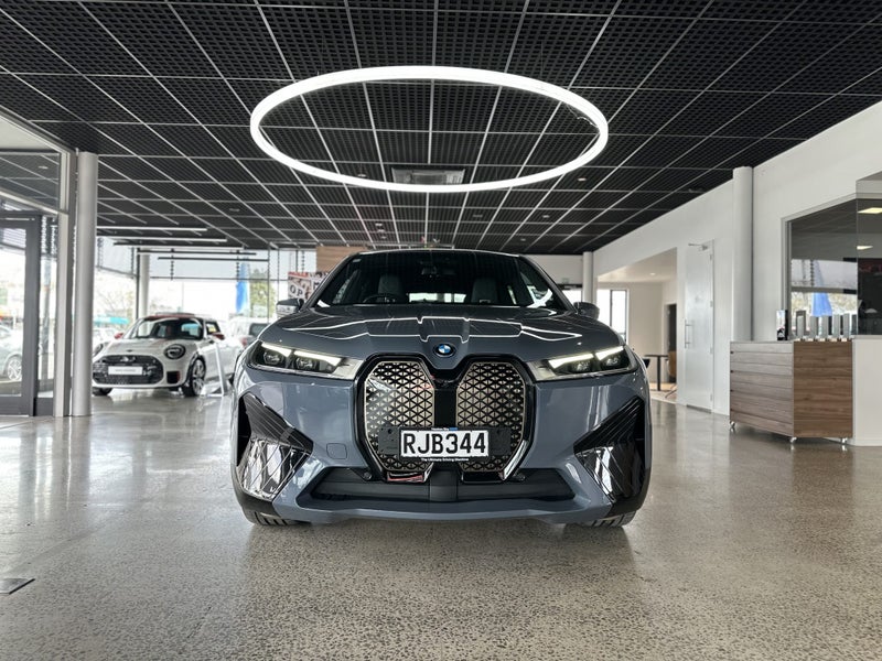 2025 BMW iX 40 Sport + Comfort image 2