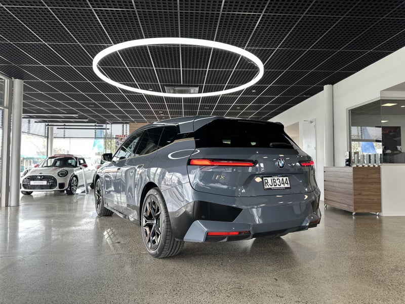 2025 BMW iX 40 Sport + Comfort image 4