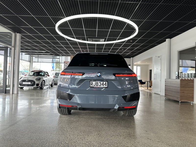 2025 BMW iX 40 Sport + Comfort image 5