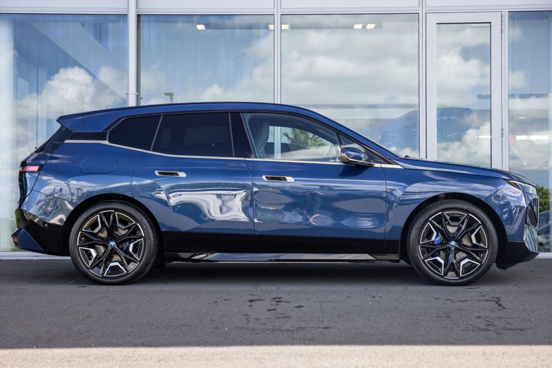 2025 BMW iX iX xDrive50 image 4
