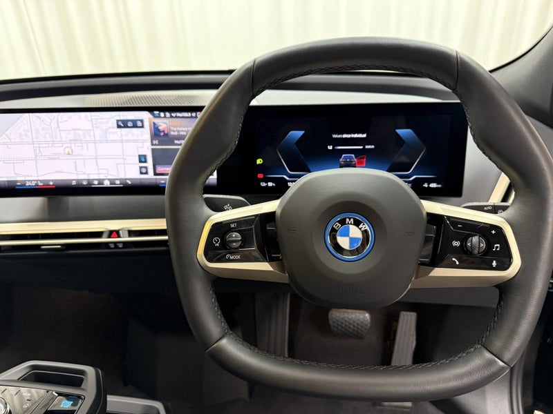 2025 BMW iX iX xDrive50 image 5