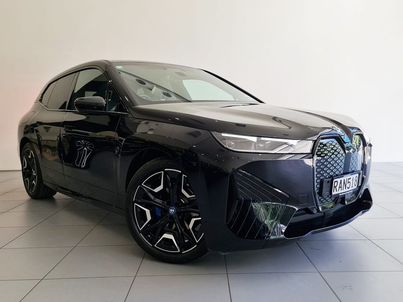 2025 BMW iX SPORT 40 xDrive image 1