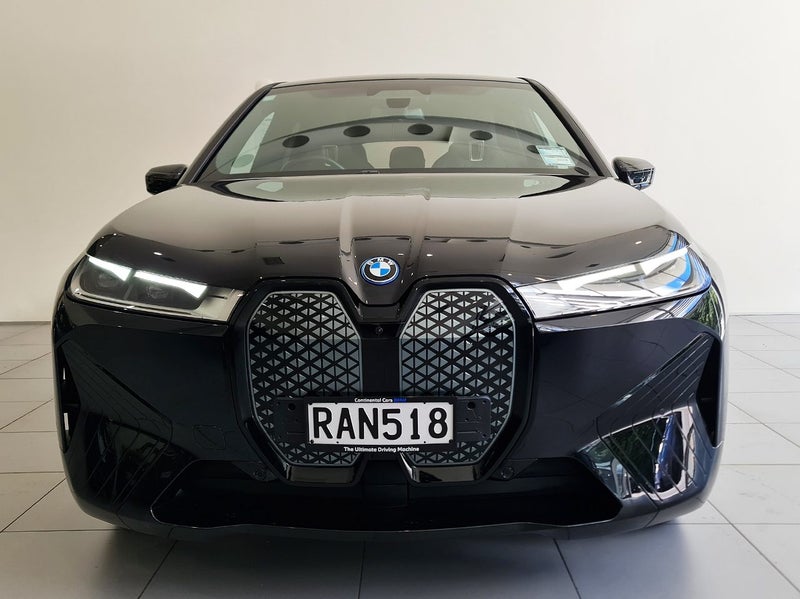 2025 BMW iX SPORT 40 xDrive image 2