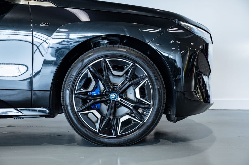 2025 BMW iX xDrive M60 - BMW's Flagship EV. image 4
