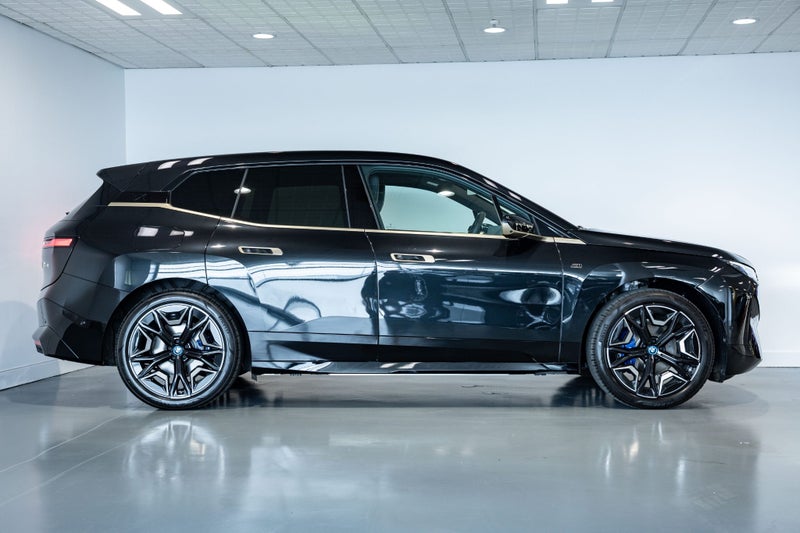 2025 BMW iX xDrive M60 - BMW's Flagship EV. image 5
