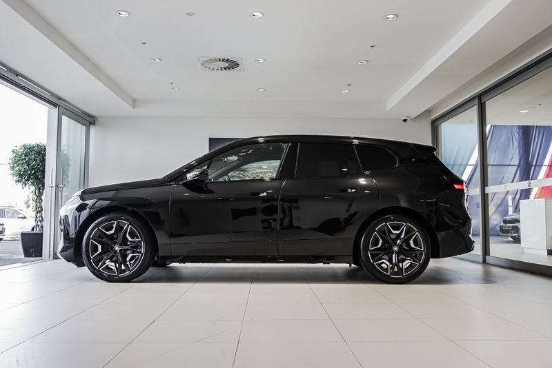 2025 BMW iX xDrive50 image 5